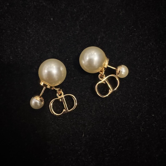 Dior Gold and Cream Pearl Earrings - Picture 1 of 8